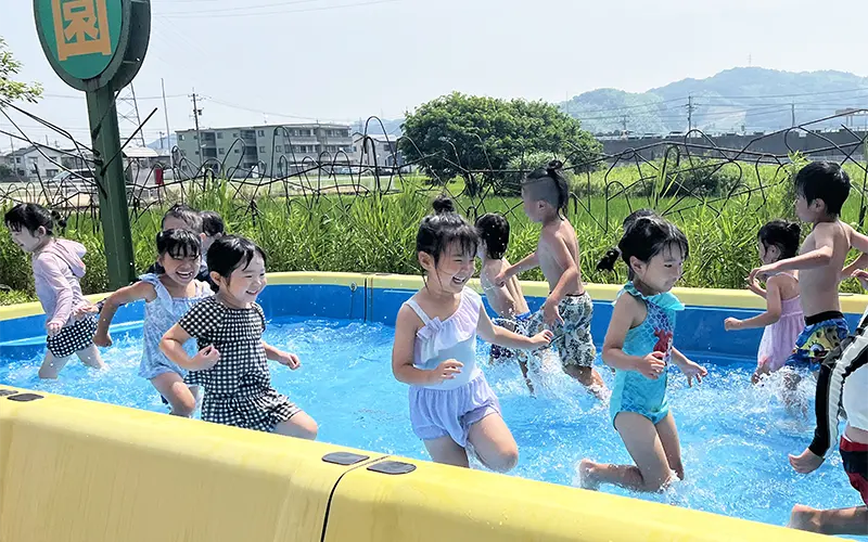 夏の行事、プール